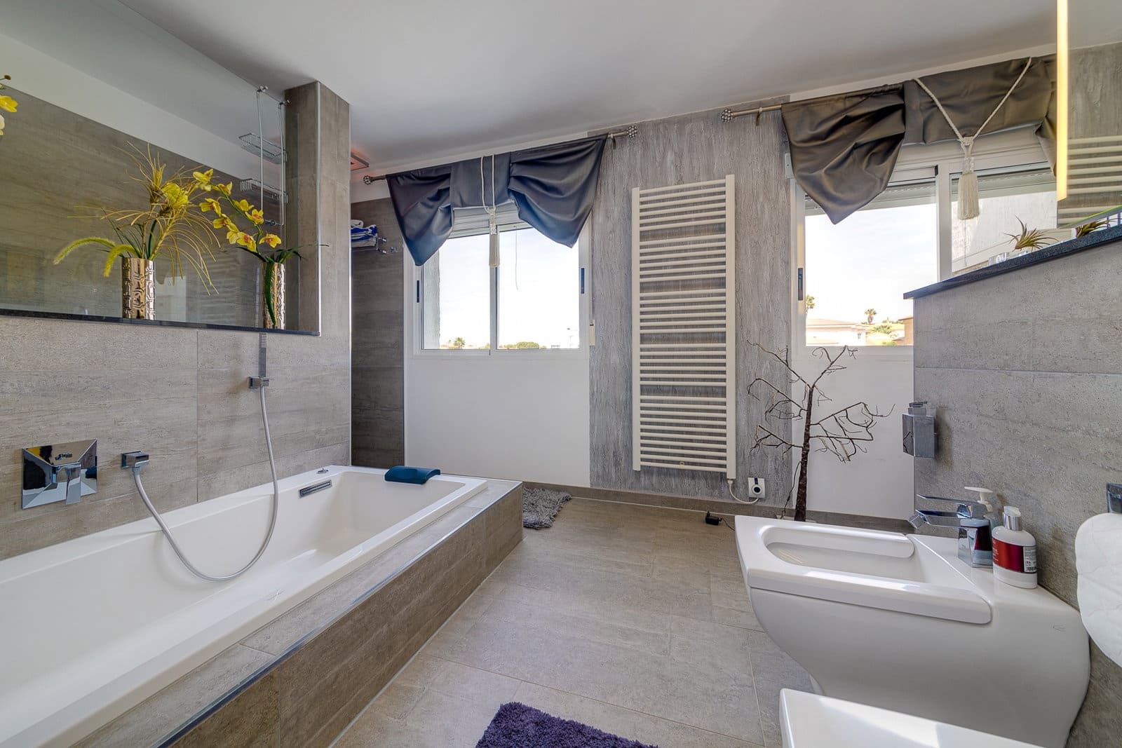 7 sypialnia Willa na sprzedaż w San Fulgencio z basenem garażem - 715 000 € (Ref: 7525067)