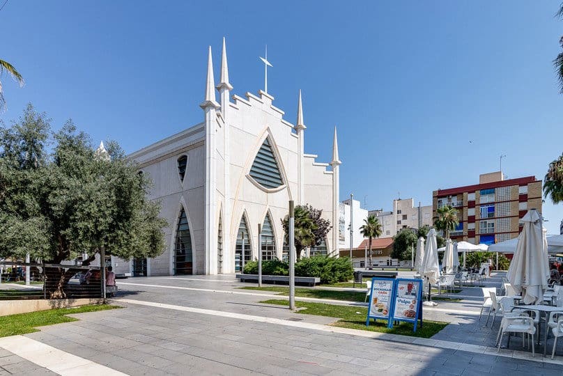 2 soverom Leilighet til salgs i Torrevieja med svømmebasseng garasje - € 299 000 (Ref: 7730647)