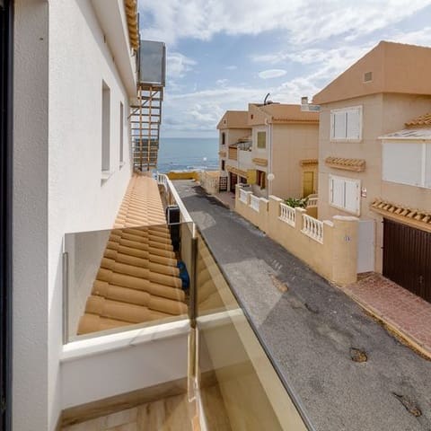 4 soverom Villa til salgs i La Mata, Torrevieja med svømmebasseng garasje - € 990 000 (Ref: 7760889)