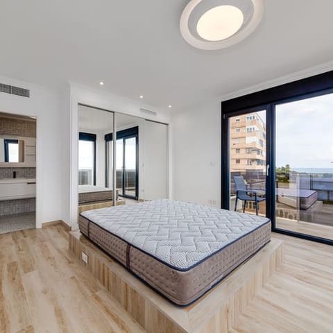 4 soveværelse Villa til salg i El Chaparral - La Siesta - La Torreta, Torrevieja med swimmingpool garage - € 990.000 (Ref: 7760889)