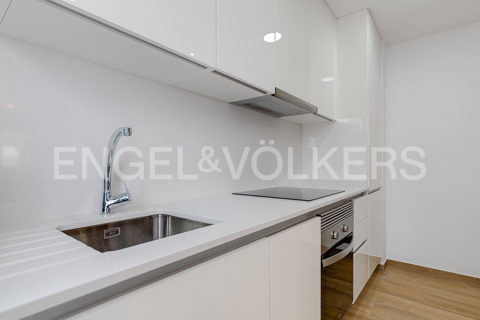 2 bedroom Apartment for rent in Orihuela Costa with pool garage - € 950 (Ref: 7772479)