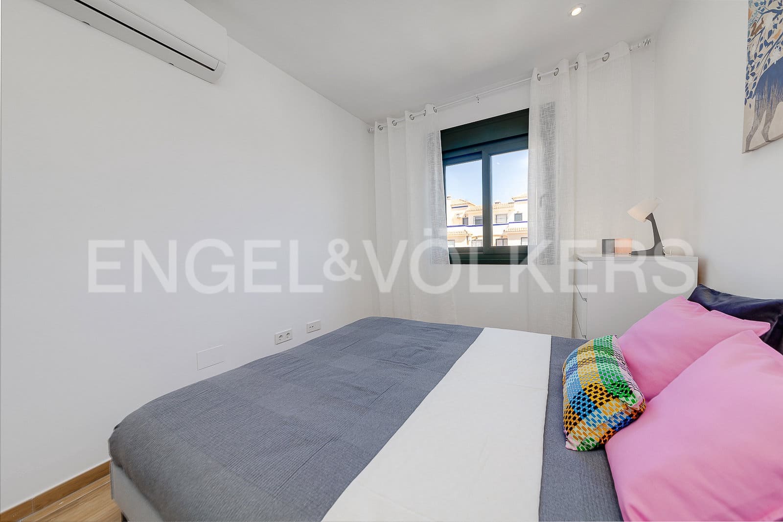 2 bedroom Apartment for rent in Orihuela Costa with pool garage - € 950 (Ref: 7772479)