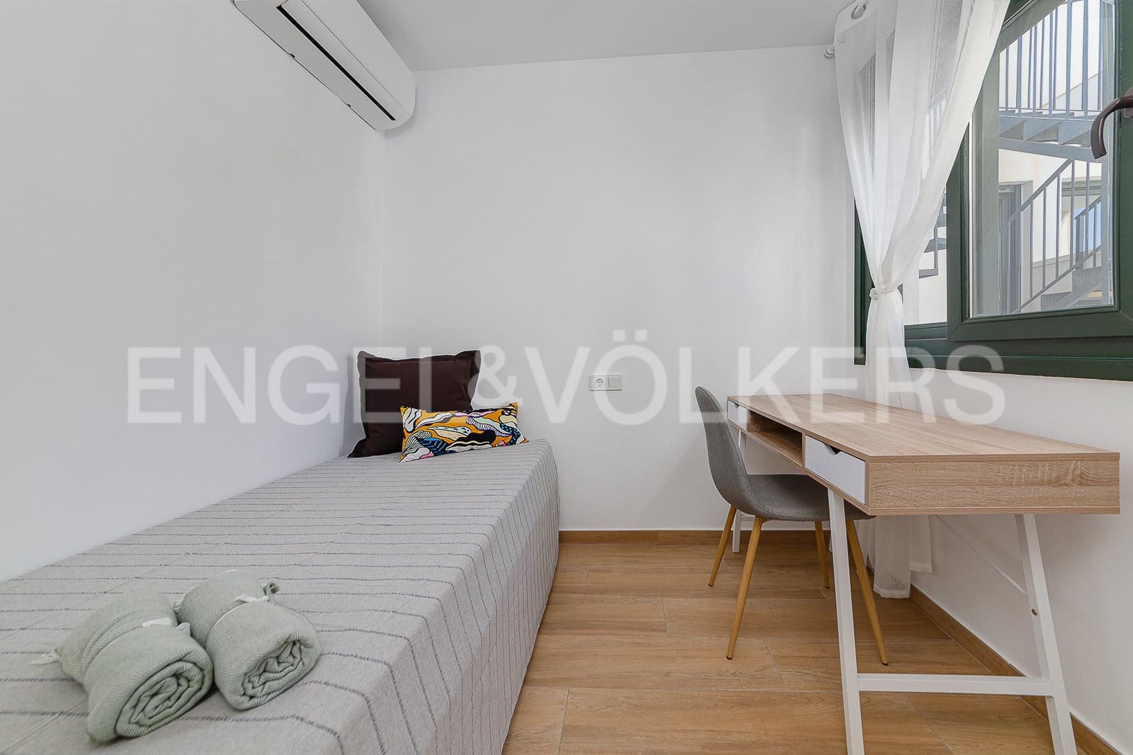 2 bedroom Apartment for rent in Orihuela Costa with pool garage - € 950 (Ref: 7772479)