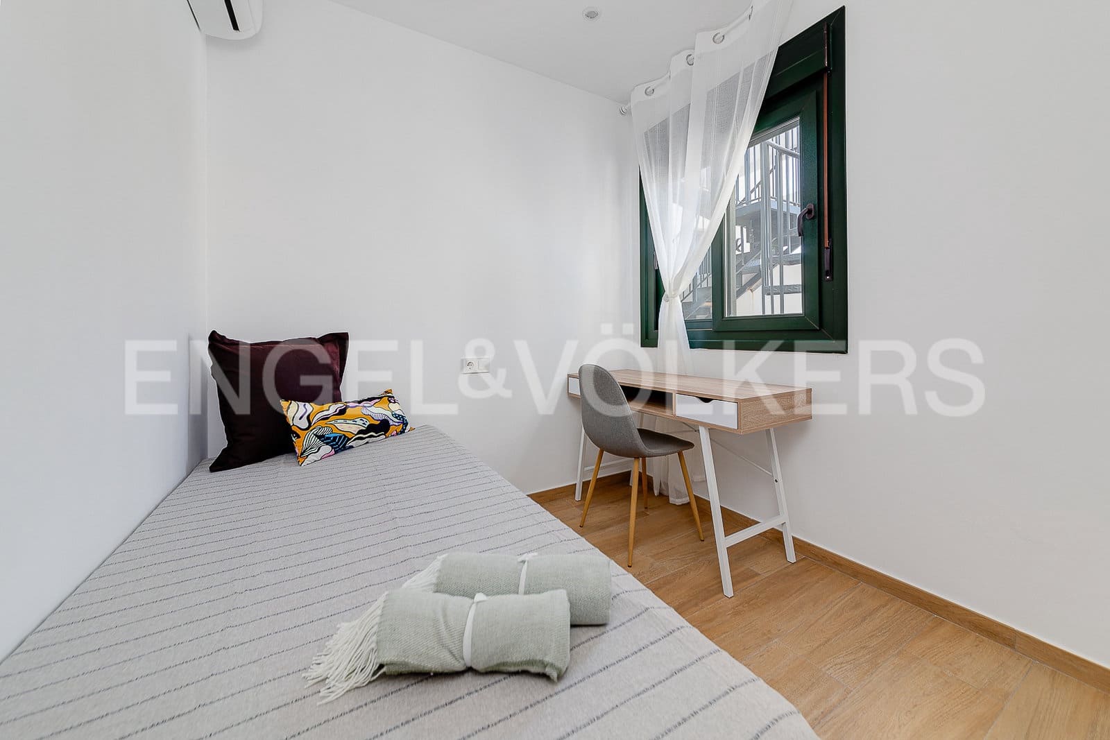 2 bedroom Apartment for rent in Orihuela Costa with pool garage - € 950 (Ref: 7772479)