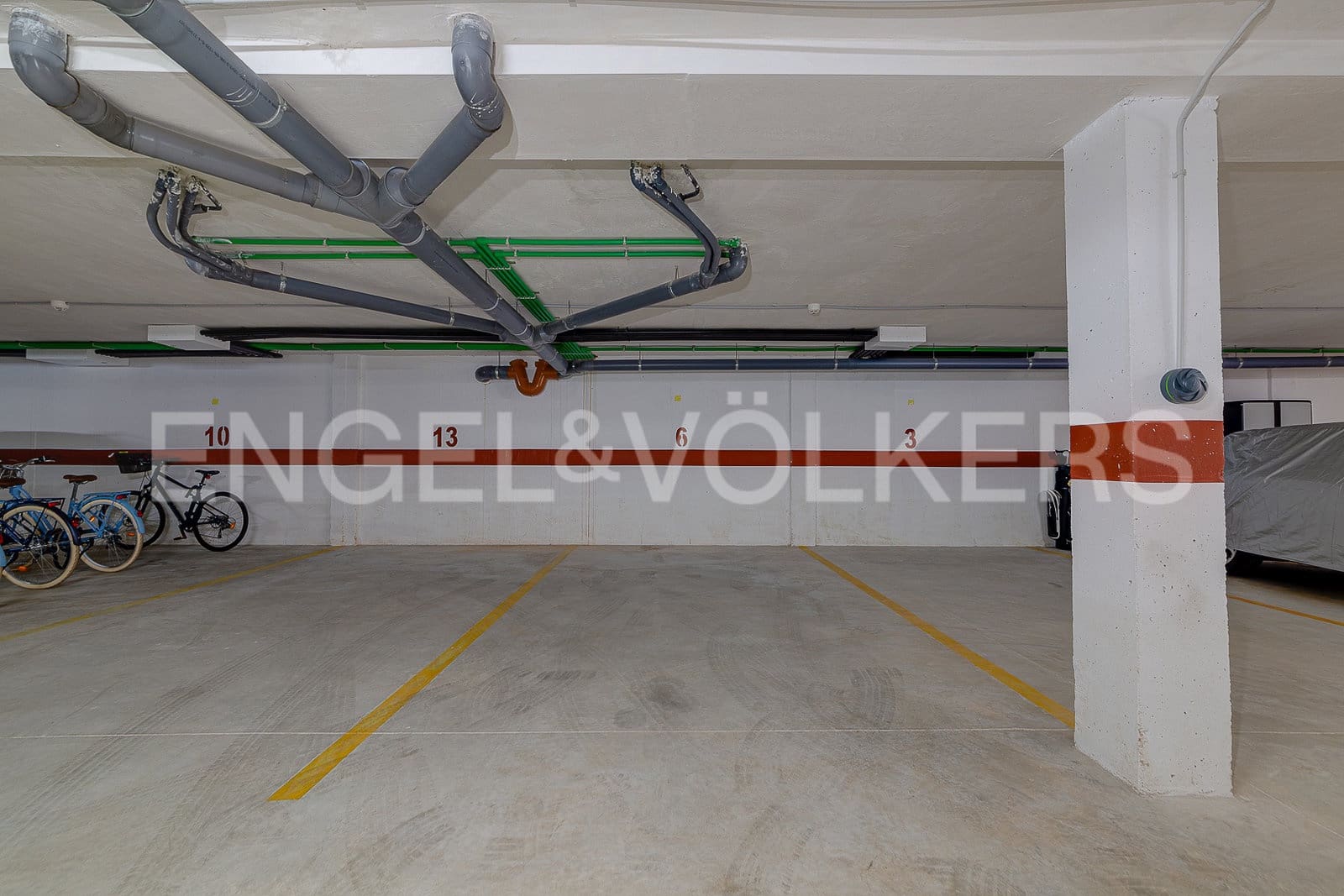 2 bedroom Apartment for rent in Orihuela Costa with pool garage - € 950 (Ref: 7772479)