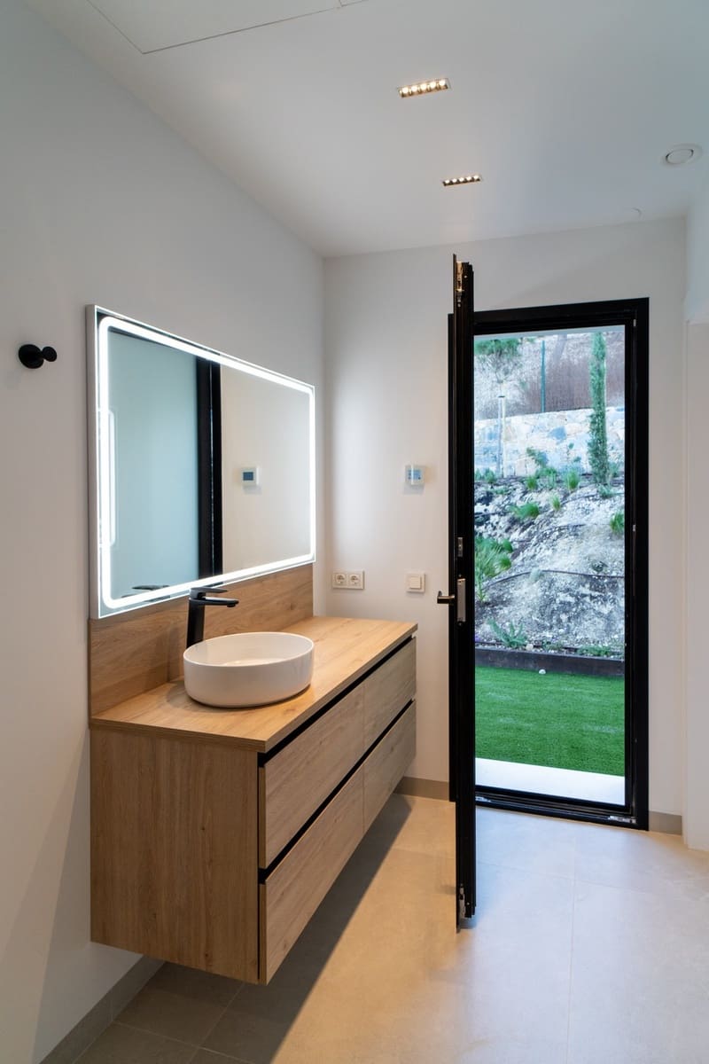 3 makuuhuone Huvila myytävänä paikassa Las Colinas Golf mukana uima-altaan 
autotalli - 1 100 000 € (Ref: 7806705)