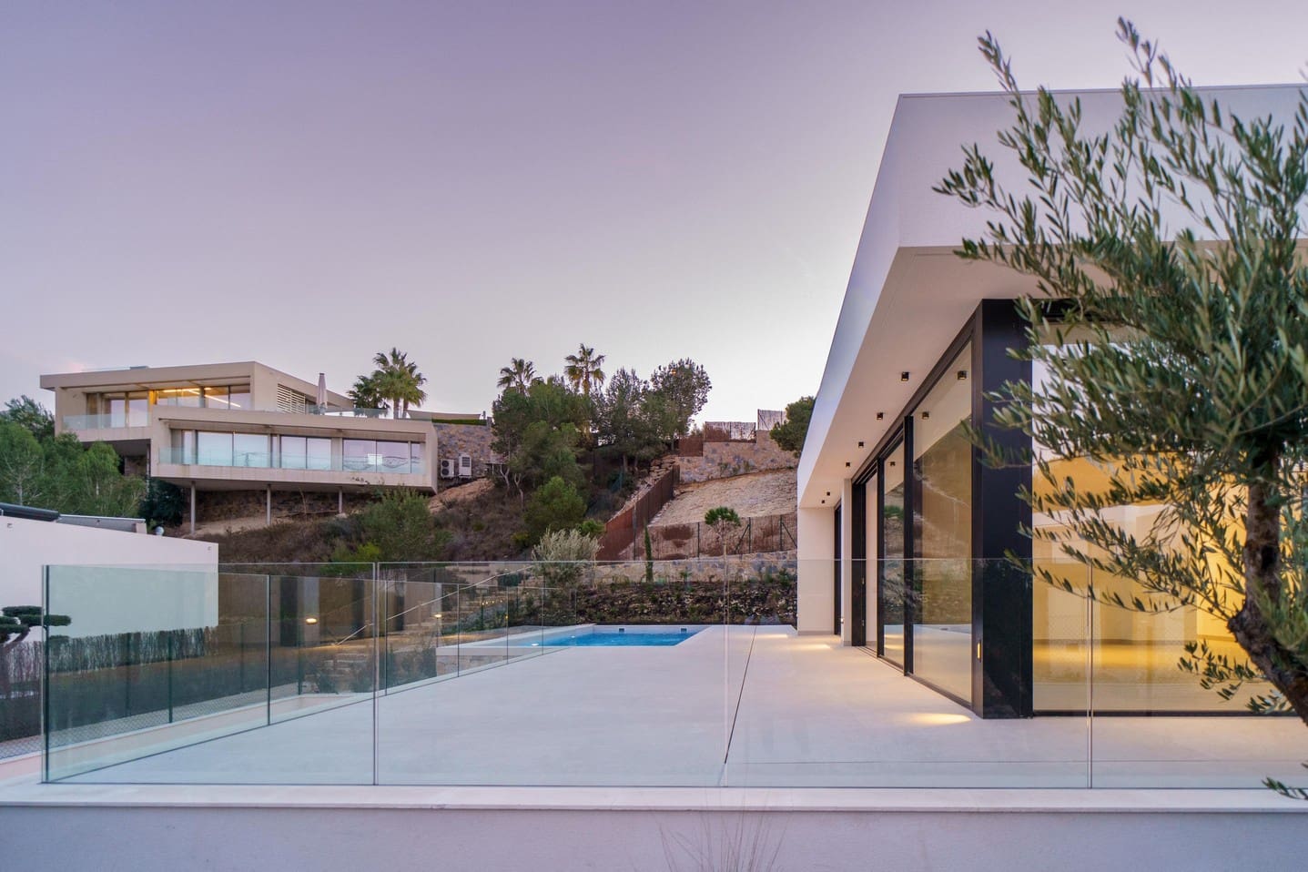 3 makuuhuone Huvila myytävänä paikassa Las Colinas Golf mukana uima-altaan 
autotalli - 1 100 000 € (Ref: 7806705)