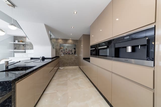 2 bedroom Penthouse for sale in El Moncayo, Guardamar del Segura with pool garage - € 495,000 (Ref: 7976173)