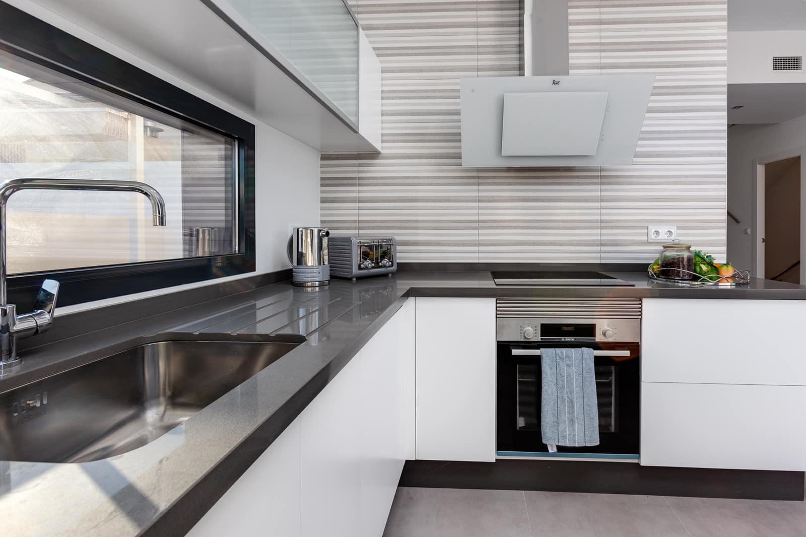 3 soveværelse Villa til salg i Pilar de la Horadada med swimmingpool garage - € 395.000 (Ref: 7991805)