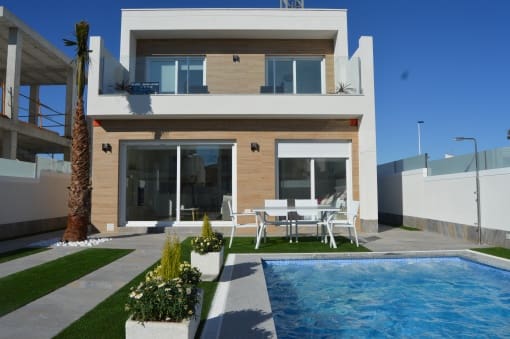 3 quarto Moradia para venda em San Pedro del Pinatar com piscina garagem - 375 000 € (Ref: 8062303)