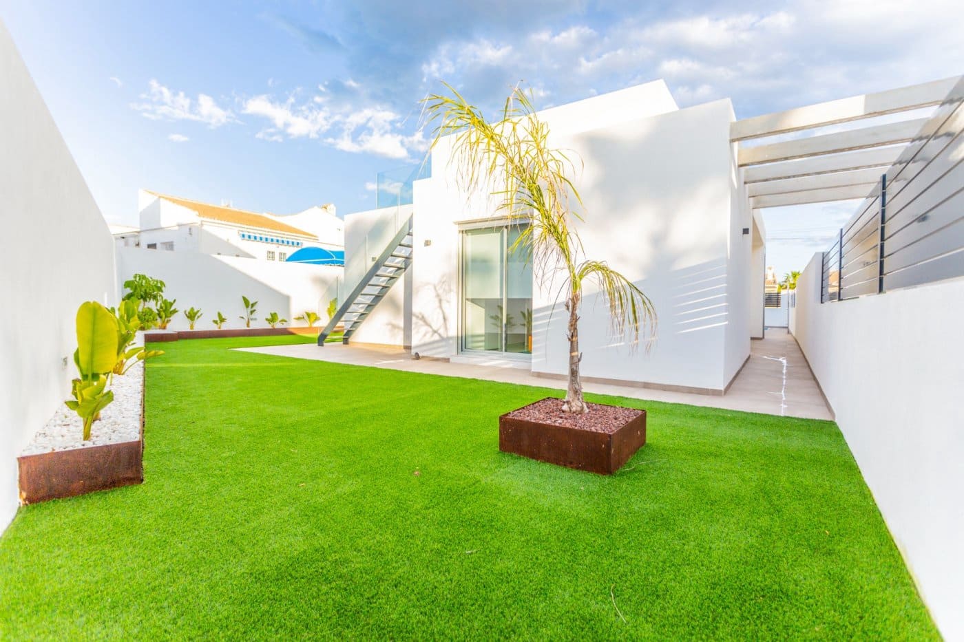 3 Zimmer Villa zu verkaufen in Torrevieja mit Pool Garage - 700.000 € (Ref: 8094335)