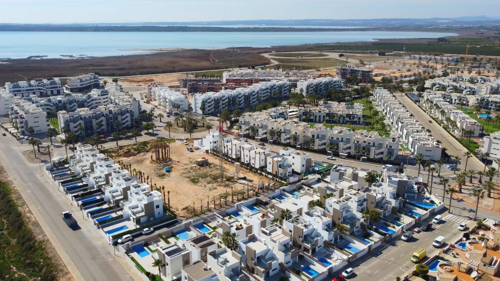 2 chambre Appartement à vendre à Guardamar del Segura avec piscine garage - 299 000 € (Ref: 8130486)