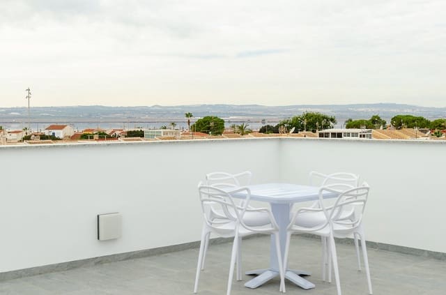 3 soverom Villa til salgs i El Chaparral - La Siesta - La Torreta, Torrevieja med svømmebasseng garasje - € 424 000 (Ref: 8281938)