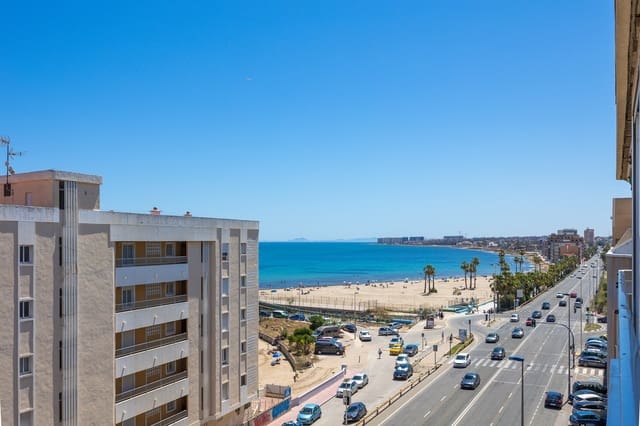3 soveværelse Penthouse til salg i Playa de los Náufragos, Torrevieja med garage - € 319.000 (Ref: 8364475)
