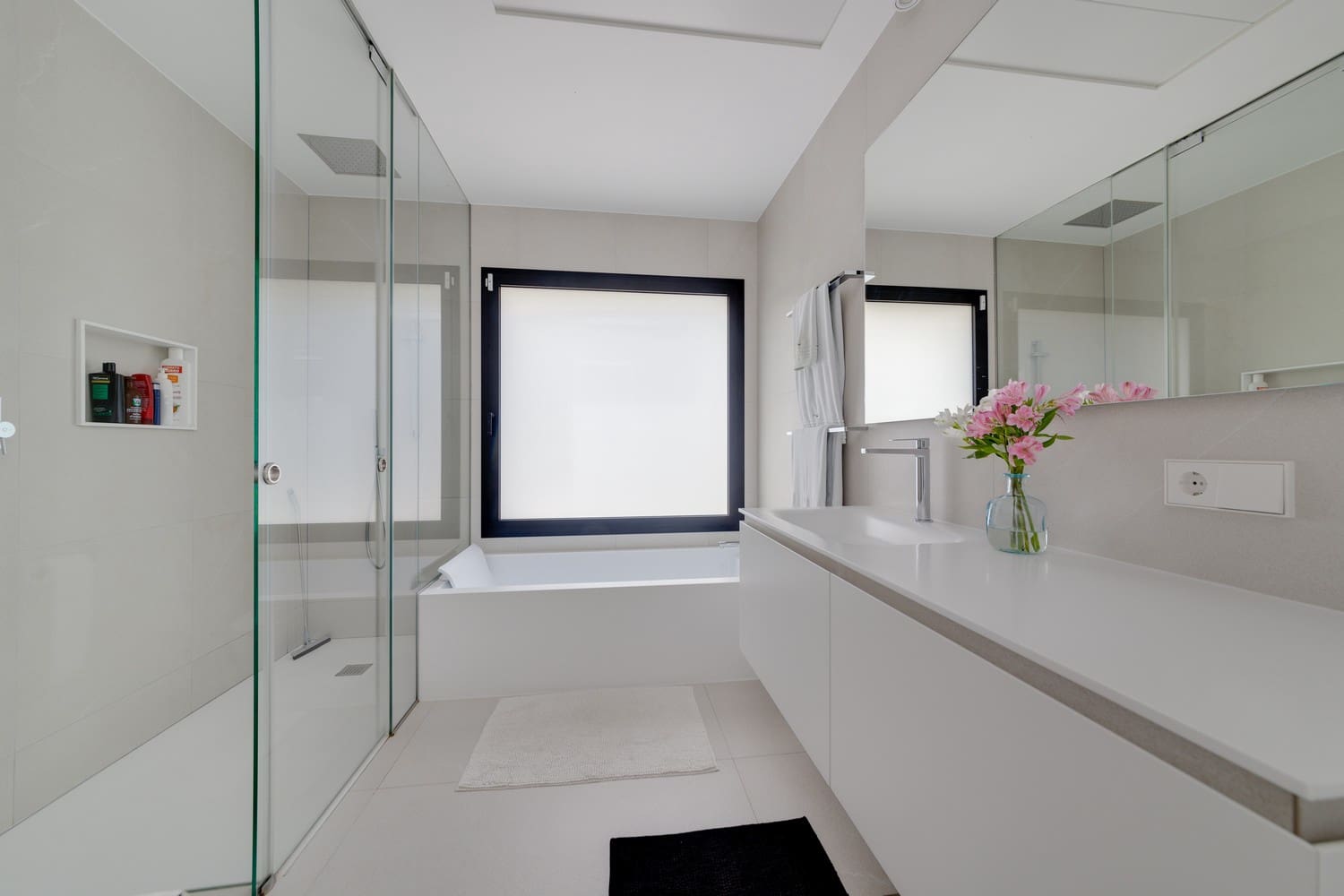 4 quarto Moradia para venda em Las Colinas Golf com piscina garagem - 1 695 000 € (Ref: 8394210)