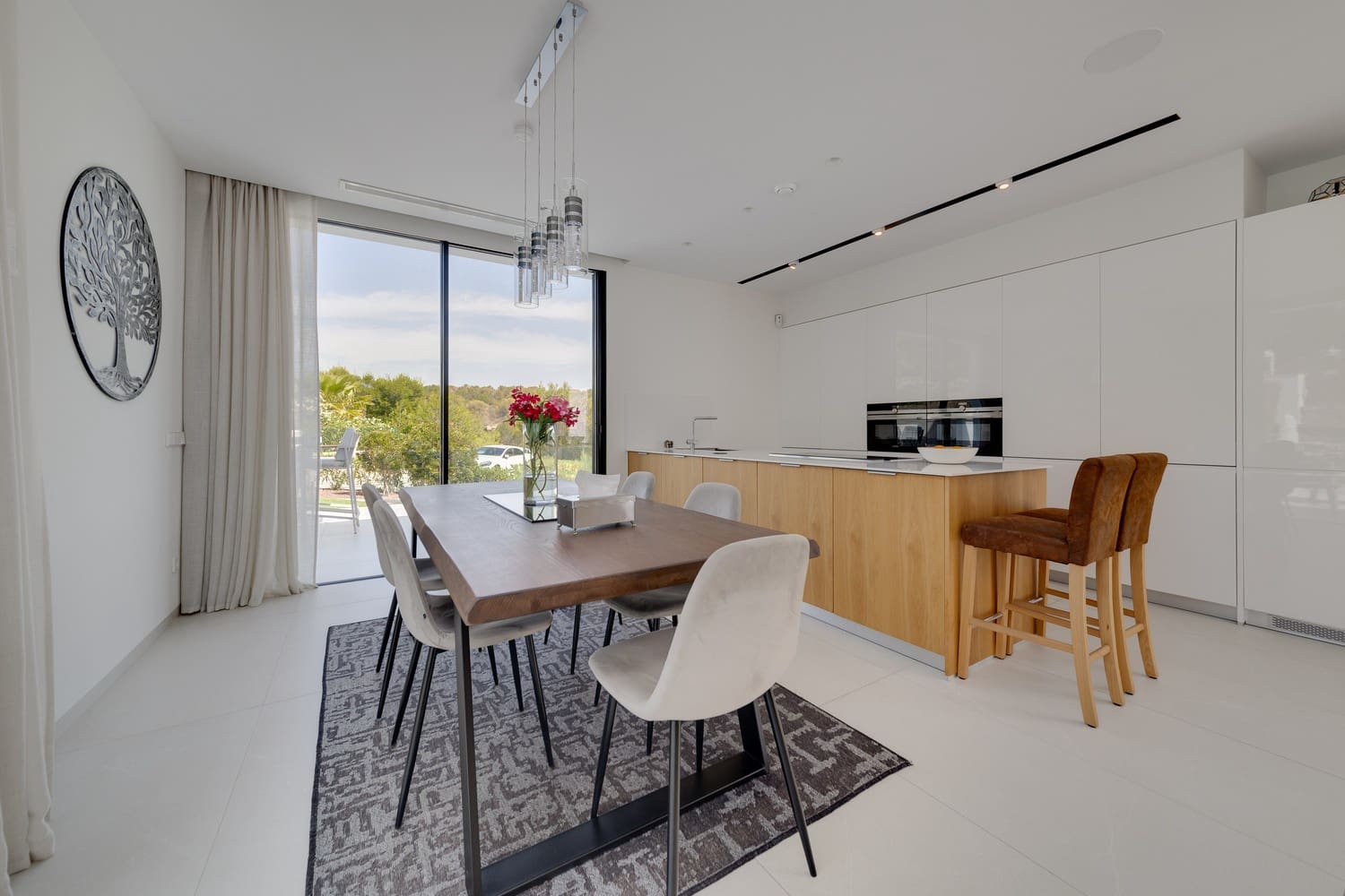 4 quarto Moradia para venda em Las Colinas Golf com piscina garagem - 1 695 000 € (Ref: 8394210)