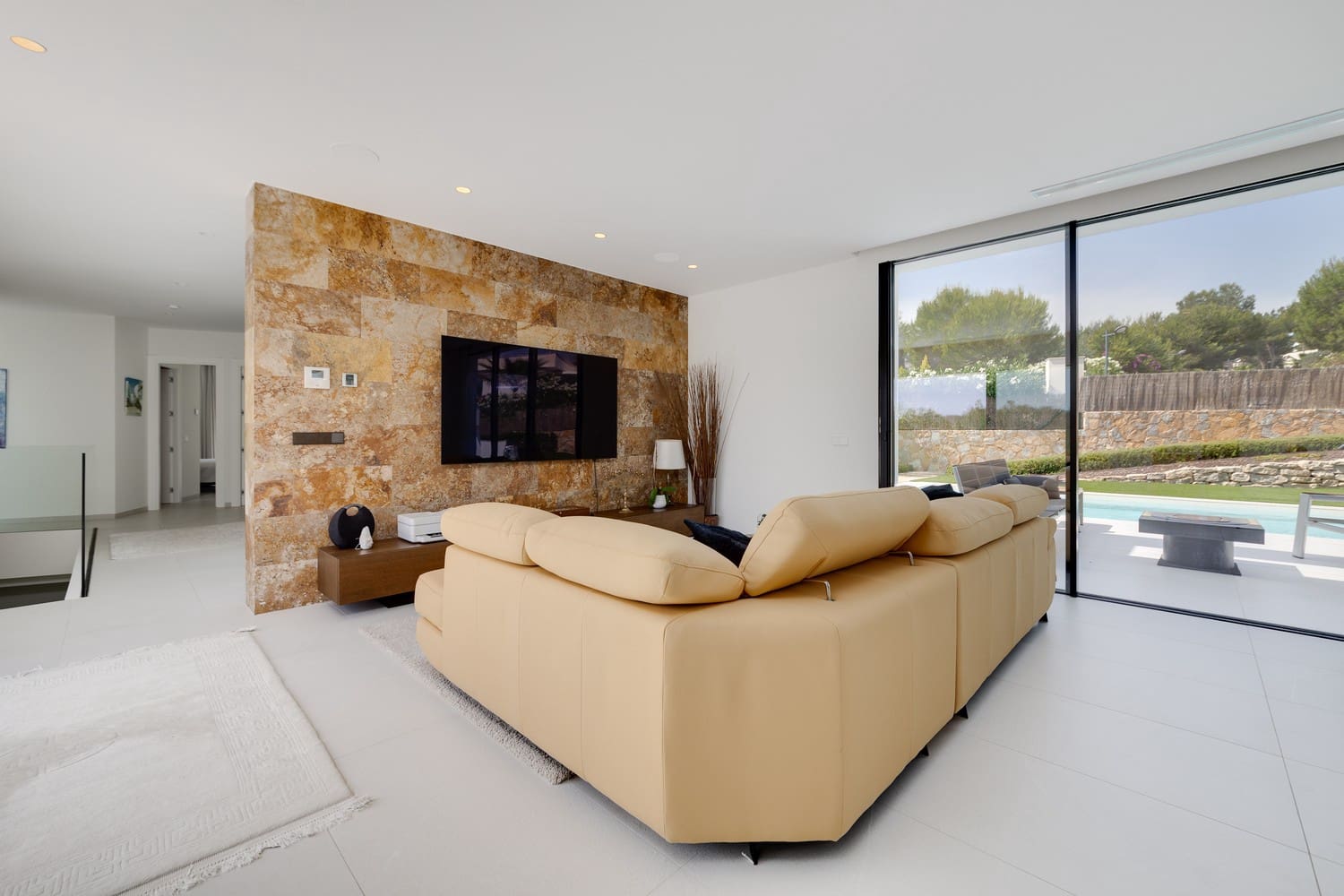 4 quarto Moradia para venda em Las Colinas Golf com piscina garagem - 1 695 000 € (Ref: 8394210)