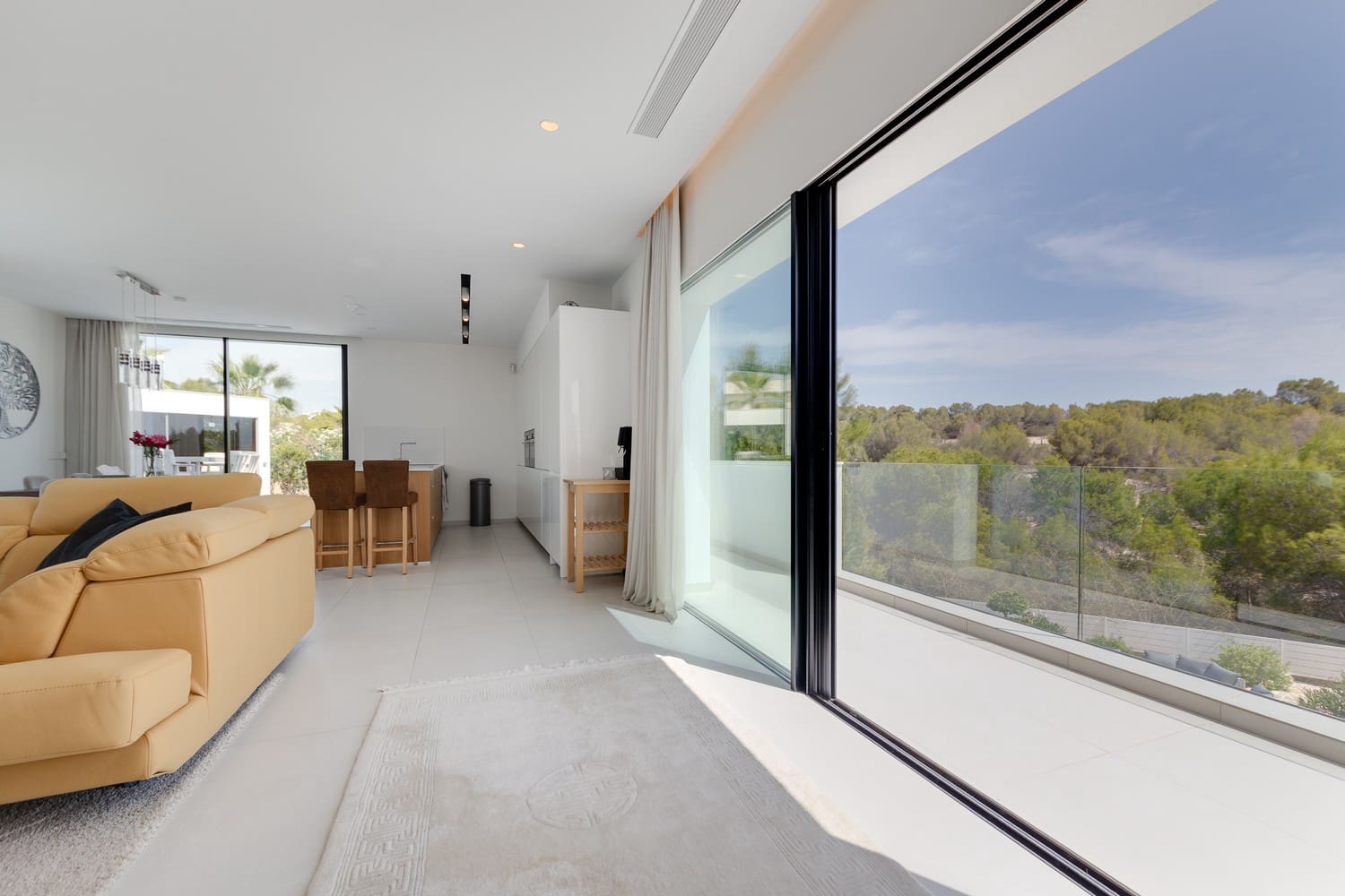 4 quarto Moradia para venda em Las Colinas Golf com piscina garagem - 1 695 000 € (Ref: 8394210)