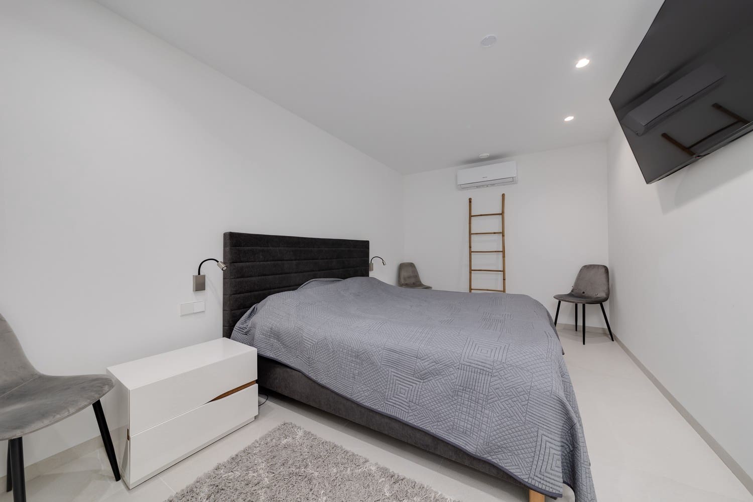 4 quarto Moradia para venda em Las Colinas Golf com piscina garagem - 1 695 000 € (Ref: 8394210)