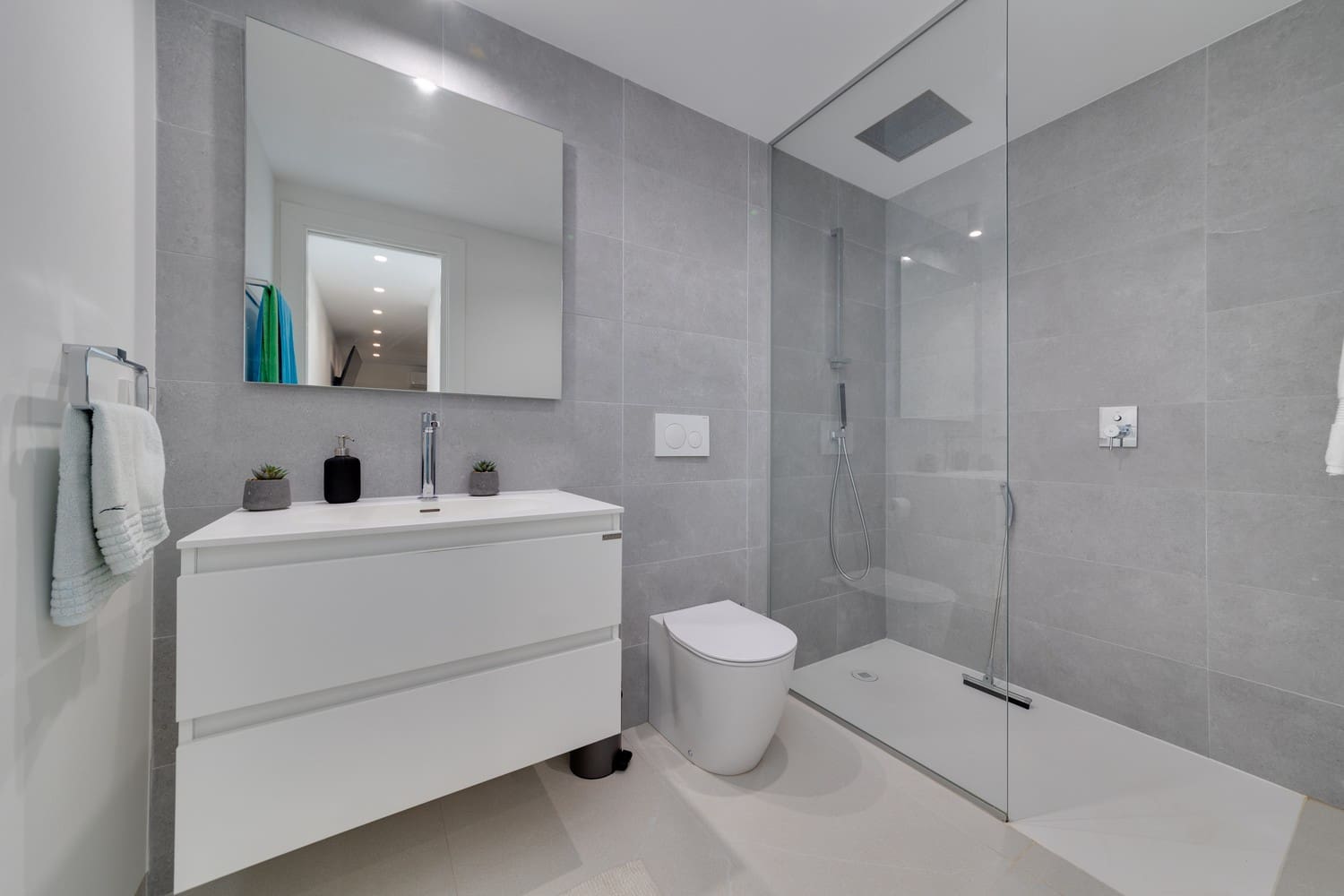 4 quarto Moradia para venda em Las Colinas Golf com piscina garagem - 1 695 000 € (Ref: 8394210)