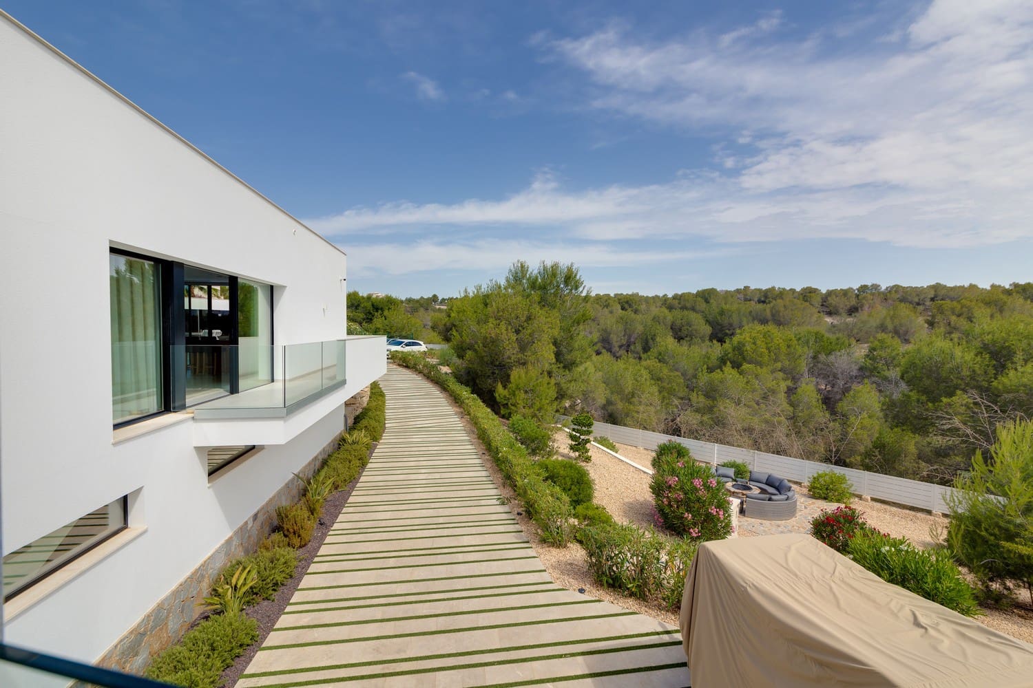 4 quarto Moradia para venda em Las Colinas Golf com piscina garagem - 1 695 000 € (Ref: 8394210)