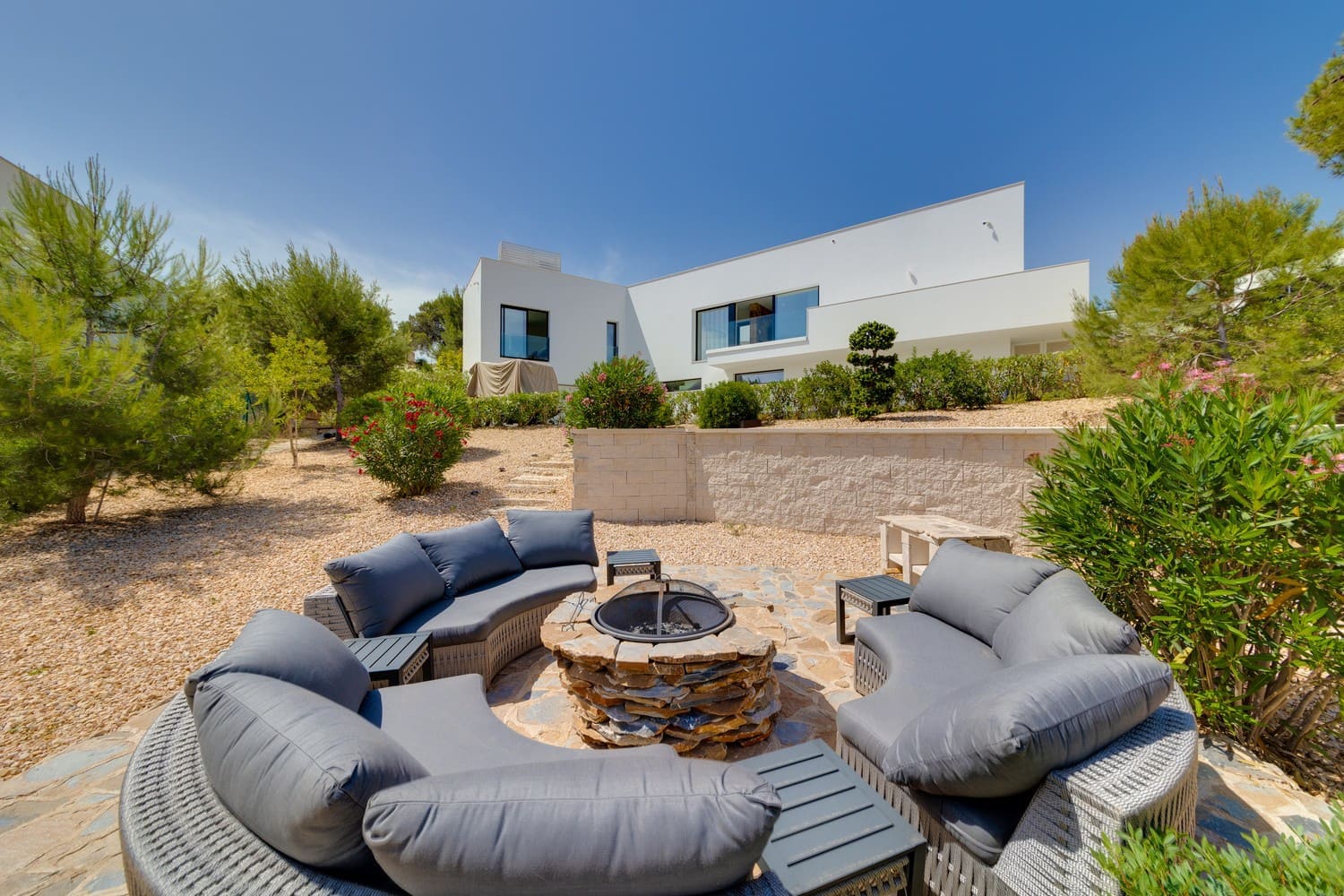 4 quarto Moradia para venda em Las Colinas Golf com piscina garagem - 1 695 000 € (Ref: 8394210)