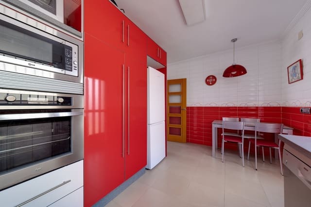 3 makuuhuone Huvila myytävänä paikassa Los Balcones mukana uima-altaan 
autotalli - 380 000 € (Ref: 8404101)