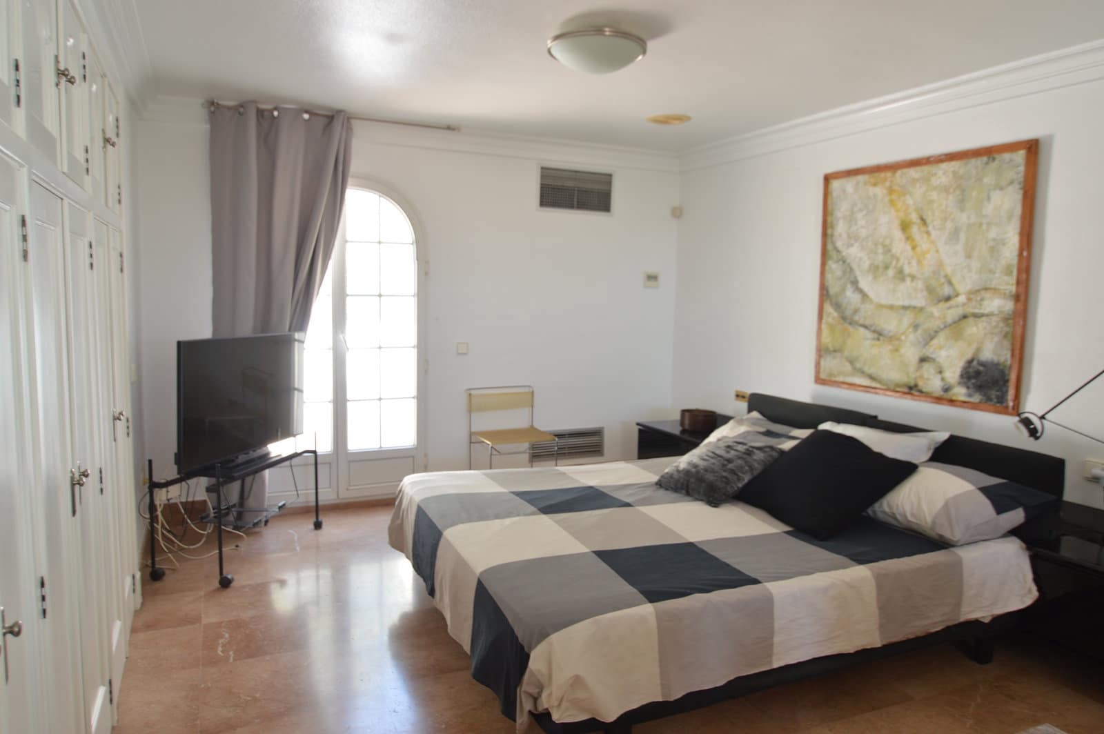 6 bedroom Villa for sale in Torrevieja with pool garage - € 890,000 (Ref: 8453986)