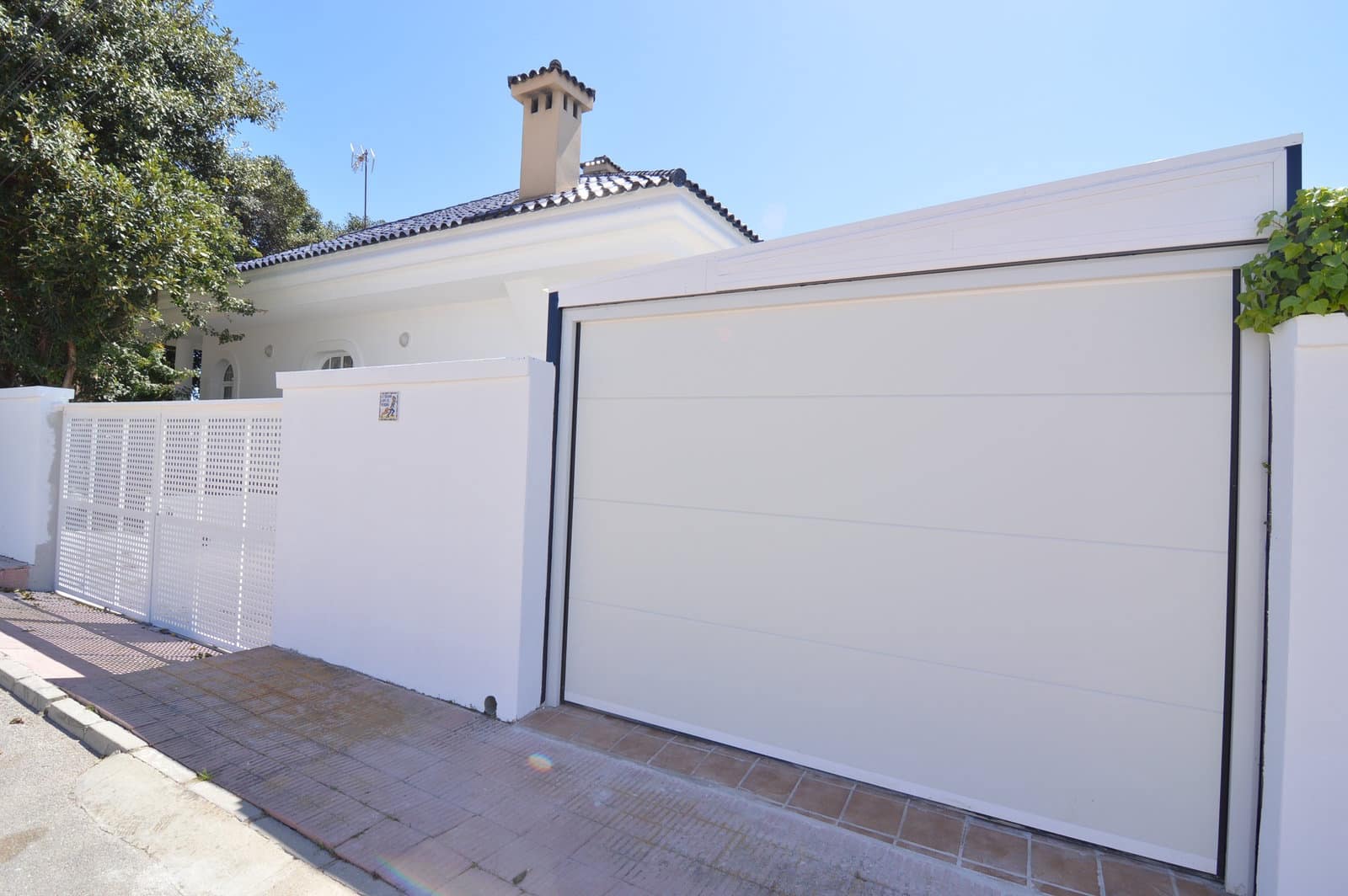 6 bedroom Villa for sale in Torrevieja with pool garage - € 890,000 (Ref: 8453986)