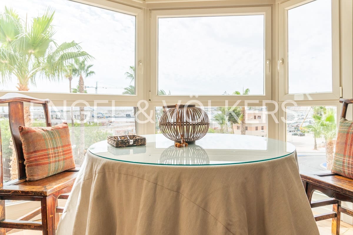 2 makuuhuone Huoneisto vuokrattavana paikassa Torrevieja - 1 400 € (Ref: 8486967)