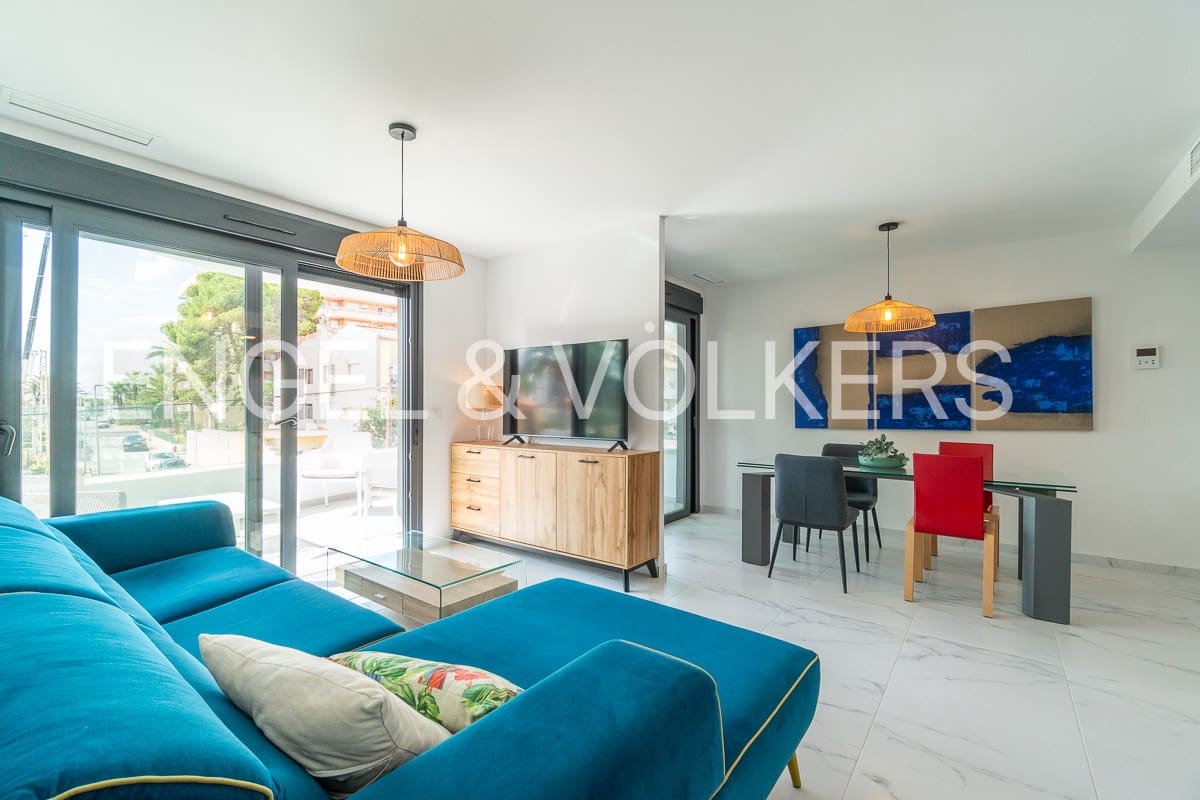 2 soverom Leilighet til leie i Punta Prima - € 1 480 (Ref: 8541512)