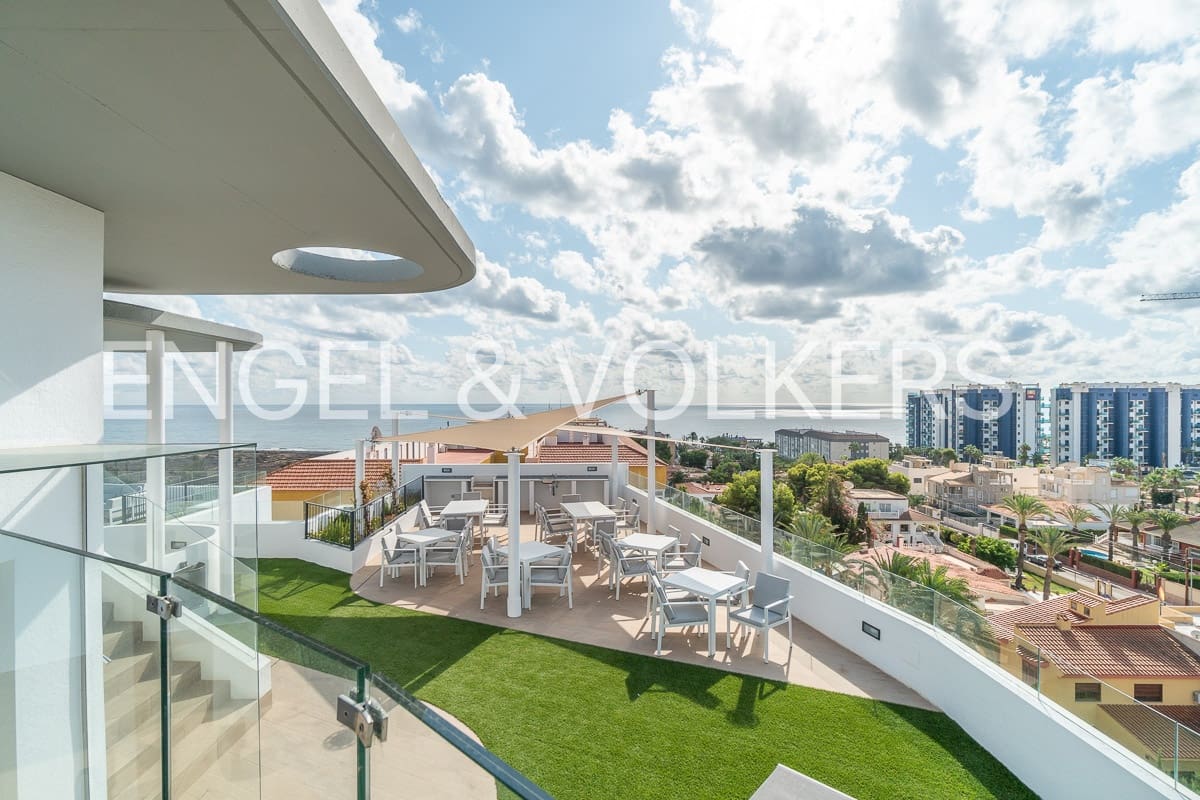 2 soverom Leilighet til leie i Punta Prima - € 1 480 (Ref: 8541512)