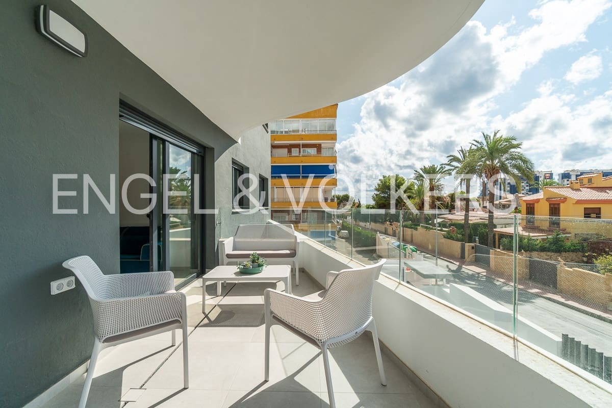 2 soverom Leilighet til leie i Punta Prima - € 1 480 (Ref: 8541512)