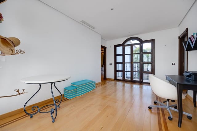 4 soverom Villa til salgs i Cabo Roig, Orihuela med svømmebasseng garasje - € 2 350 000 (Ref: 8546235)