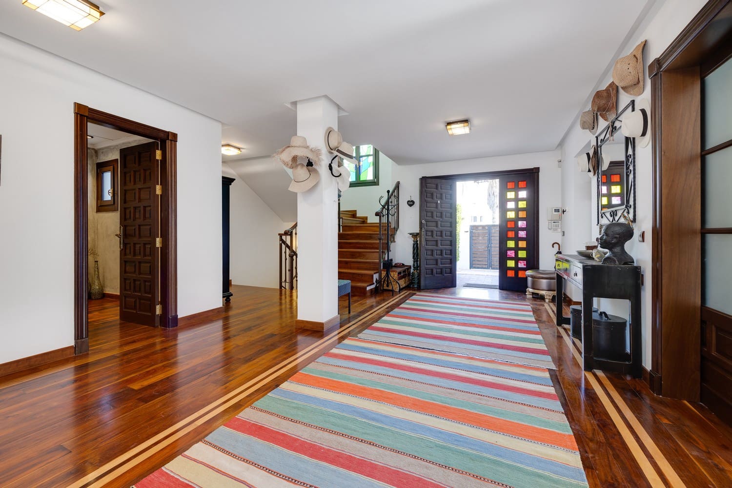 4 soverom Villa til salgs i Cabo Roig med svømmebasseng garasje - € 2 350 000 (Ref: 8546235)