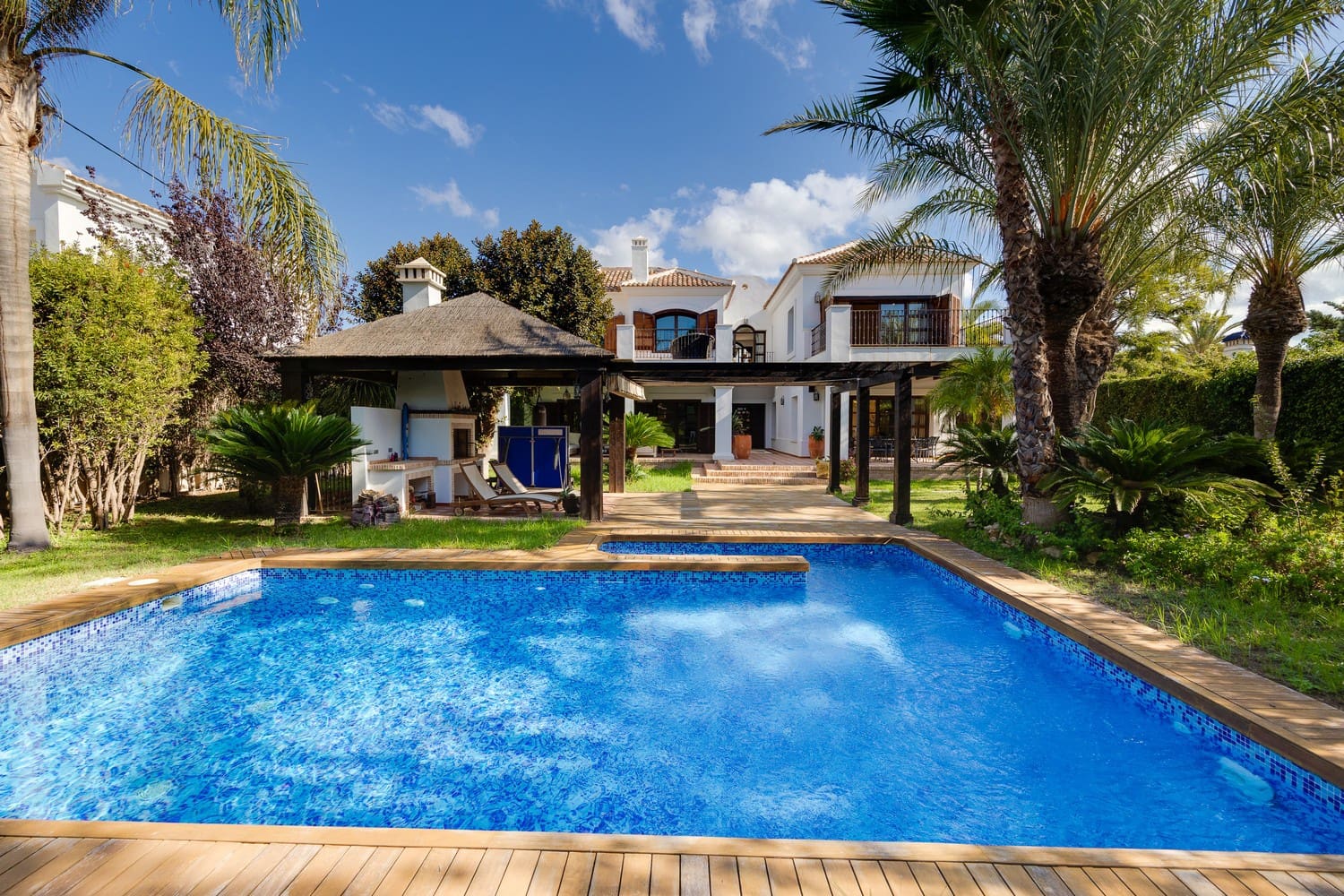 4 soverom Villa til salgs i Cabo Roig med svømmebasseng garasje - € 2 350 000 (Ref: 8546235)