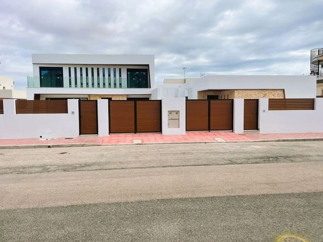 4 sypialnia Willa na sprzedaż w El Chaparral - La Siesta - La Torreta, Torrevieja z basenem garażem - 750 000 € (Ref: 8625886)