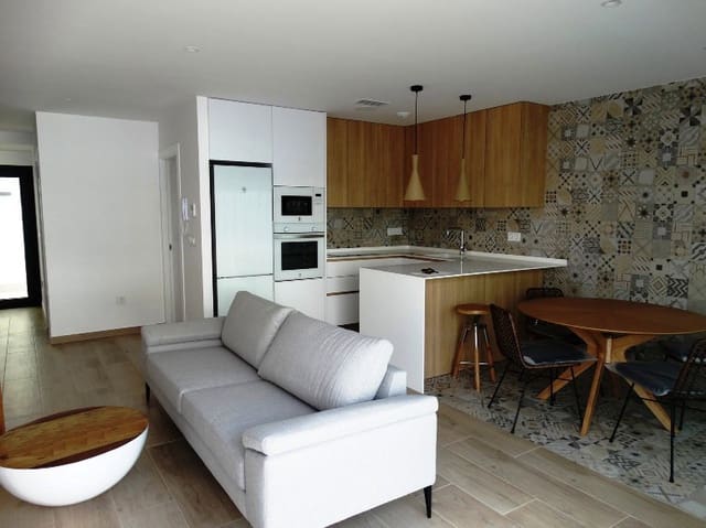 3 slaapkamer Rijtjeshuis te koop in Pilar de la Horadada ciudad, Pilar de la Horadada met zwembad garage - € 425.000 (Ref: 8703236)