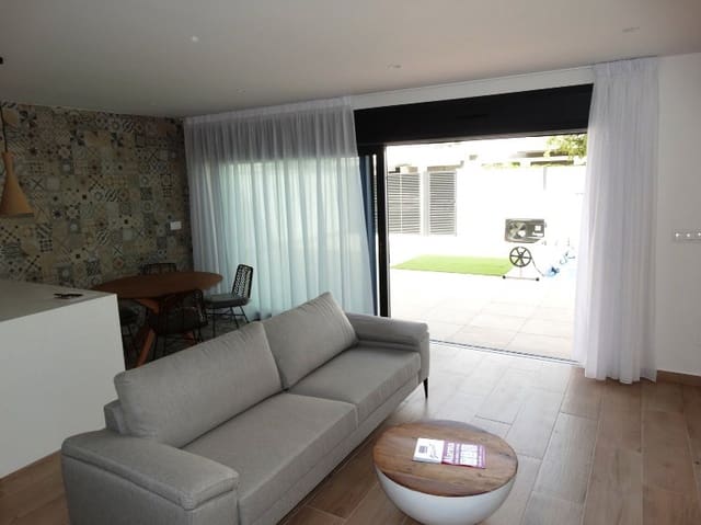 3 slaapkamer Rijtjeshuis te koop in Pilar de la Horadada ciudad, Pilar de la Horadada met zwembad garage - € 425.000 (Ref: 8703236)