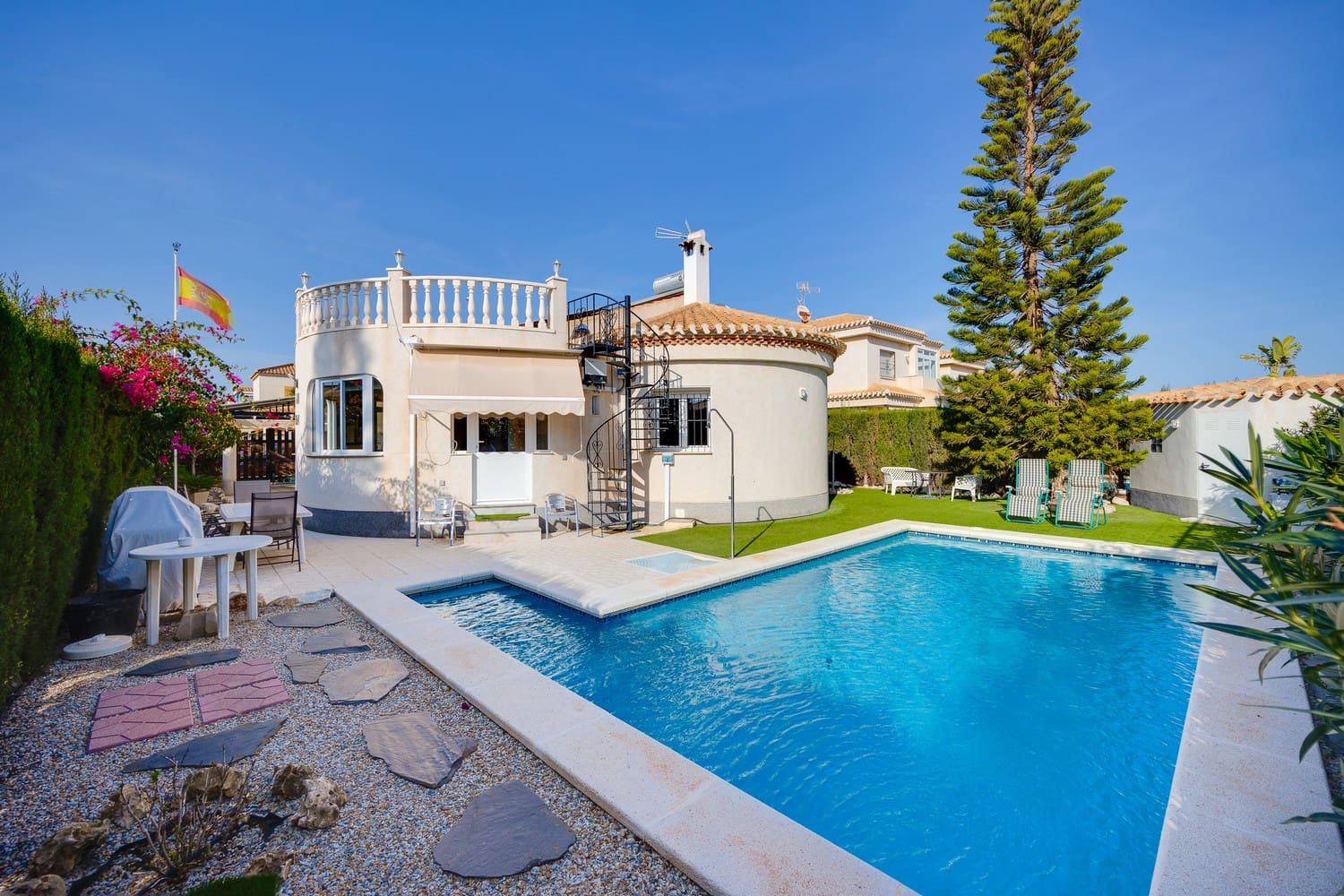 3 Zimmer Villa zu verkaufen in Playa Flamenca mit Pool Garage - 570.000 € (Ref: 8703237)