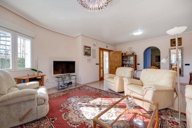 3 bedroom Villa for sale in Playa Flamenca, Orihuela with pool garage - € 570,000 (Ref: 8703237)