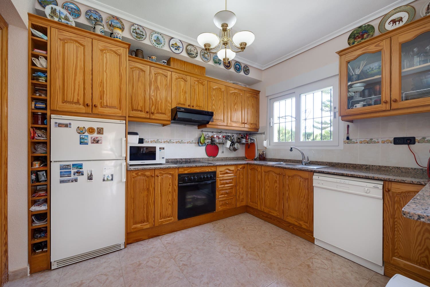 3 Zimmer Villa zu verkaufen in Playa Flamenca mit Pool Garage - 570.000 € (Ref: 8703237)