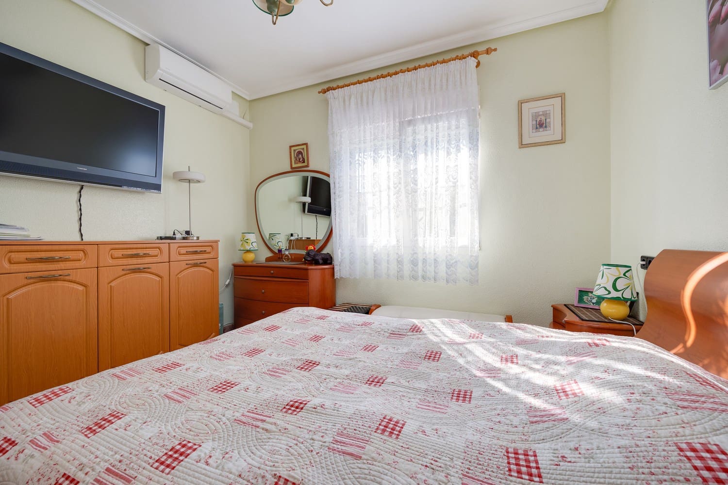 3 Zimmer Villa zu verkaufen in Playa Flamenca mit Pool Garage - 570.000 € (Ref: 8703237)