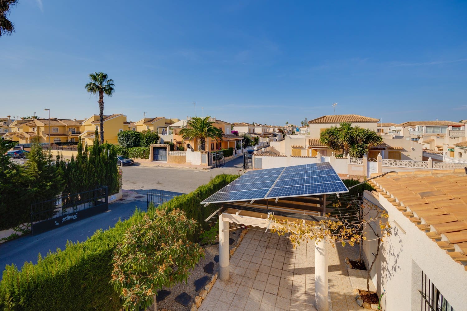 3 Zimmer Villa zu verkaufen in Playa Flamenca mit Pool Garage - 570.000 € (Ref: 8703237)