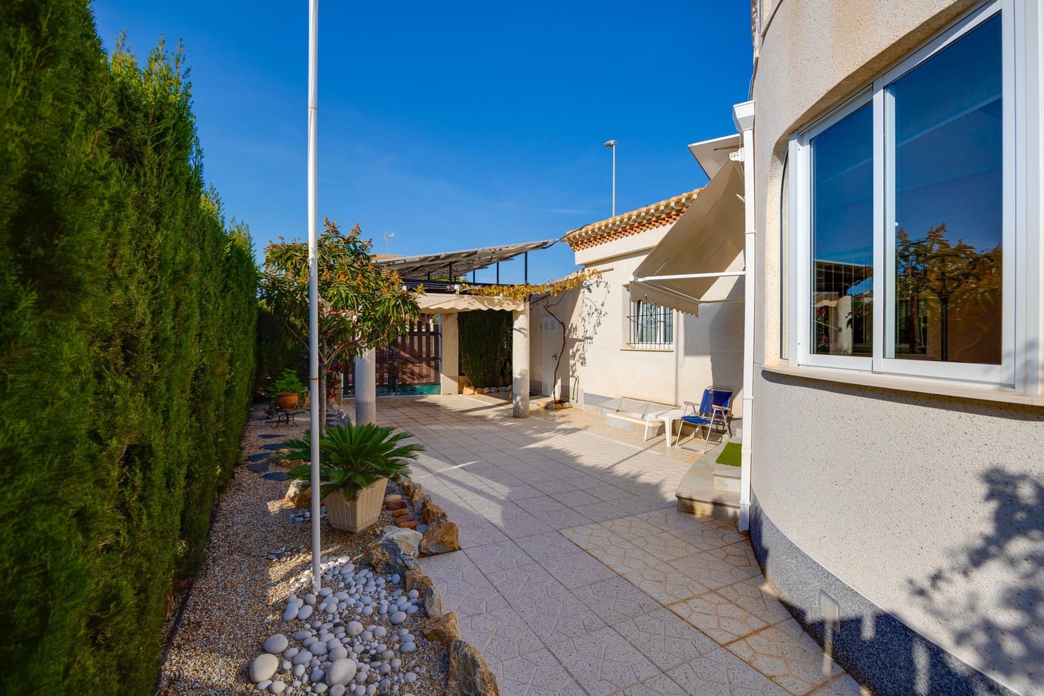 3 Zimmer Villa zu verkaufen in Playa Flamenca mit Pool Garage - 570.000 € (Ref: 8703237)