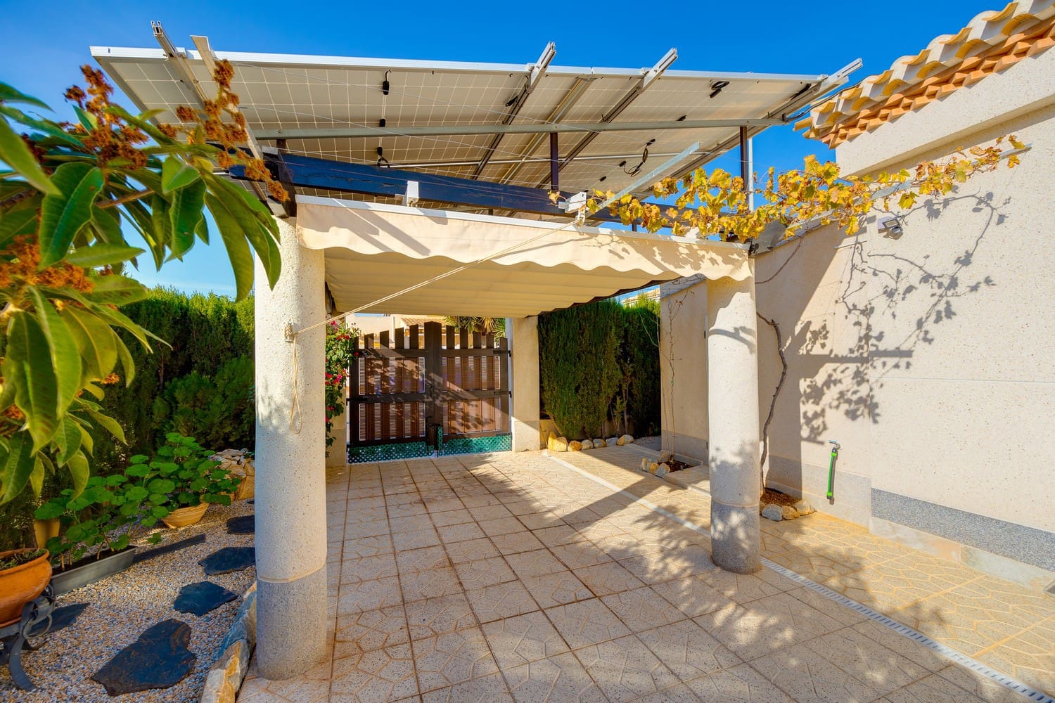 3 Zimmer Villa zu verkaufen in Playa Flamenca mit Pool Garage - 570.000 € (Ref: 8703237)