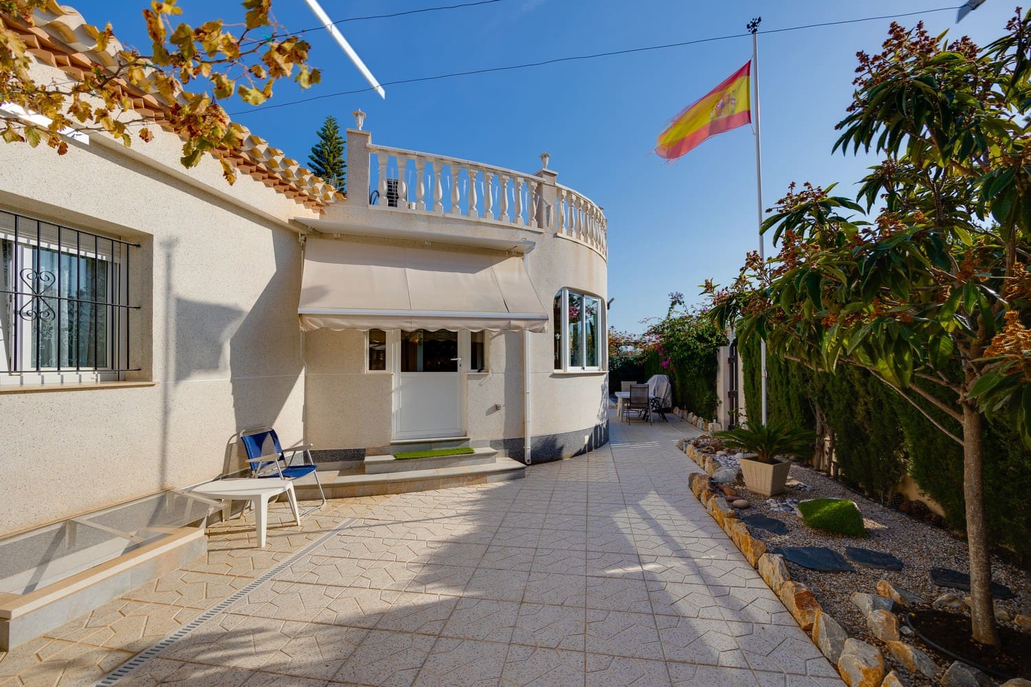 3 Zimmer Villa zu verkaufen in Playa Flamenca mit Pool Garage - 570.000 € (Ref: 8703237)