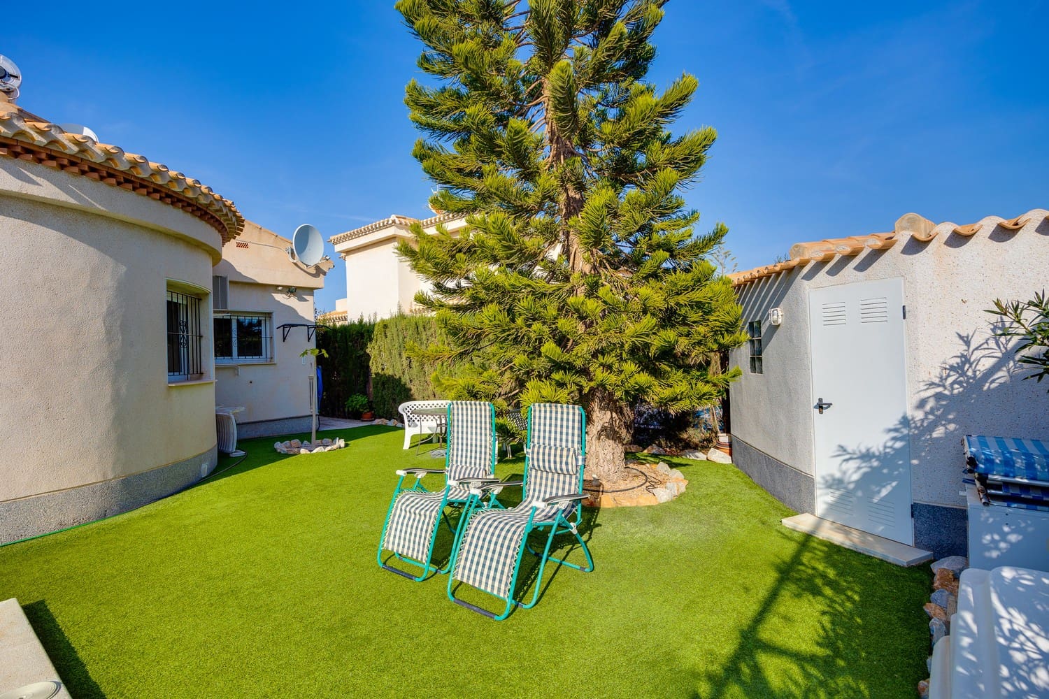 3 Zimmer Villa zu verkaufen in Playa Flamenca mit Pool Garage - 570.000 € (Ref: 8703237)