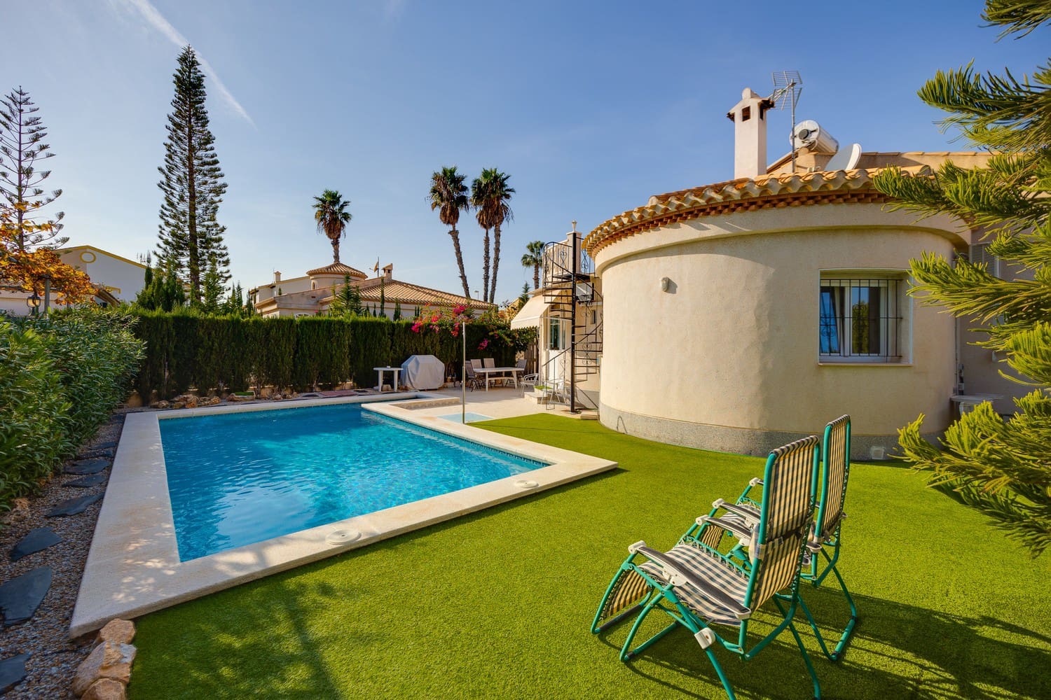 3 Zimmer Villa zu verkaufen in Playa Flamenca mit Pool Garage - 570.000 € (Ref: 8703237)