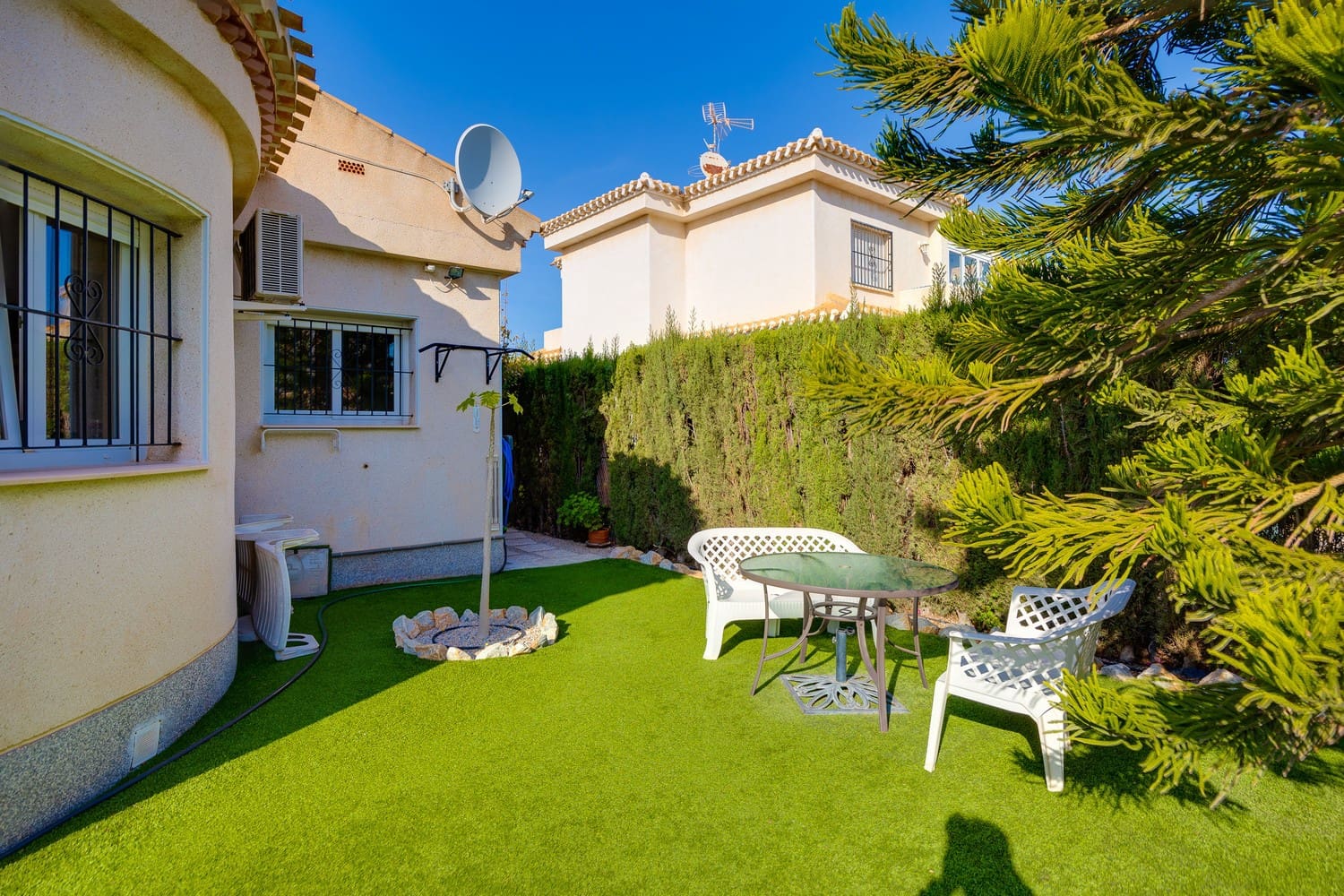 3 Zimmer Villa zu verkaufen in Playa Flamenca mit Pool Garage - 570.000 € (Ref: 8703237)